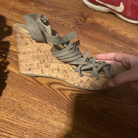 Grey and brown Wedge/heels - Picture 2 of 3